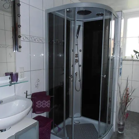 Schoene Moderne Apartment